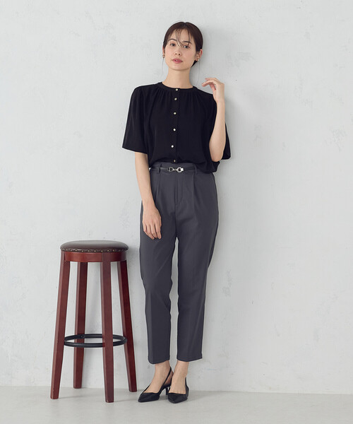 COMME CA MODELS(コムサモデルズ)の「【美しいベーシックパンツ】テーパードパンツ(その他パンツ・レディース・グレイッシュベージュ/テラコッタ/チャコール/ネイビー・X-SMALL/SMALL/MEDIUM/LARGE/X-LARGE)」の17枚目の写真