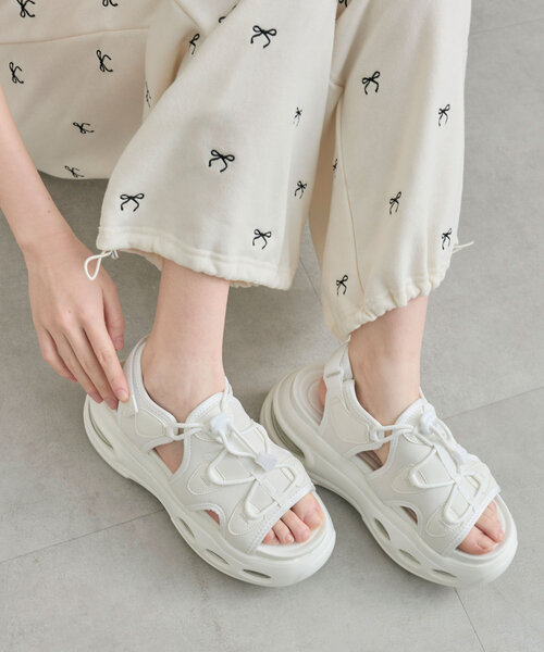 OLIVE des OLIVE(オリーブデオリーブ)の「エアーソールスポーツサンダル(サンダル・レディース・ブラック/ホワイト・SMALL/MEDIUM/LARGE)」の12枚目の写真