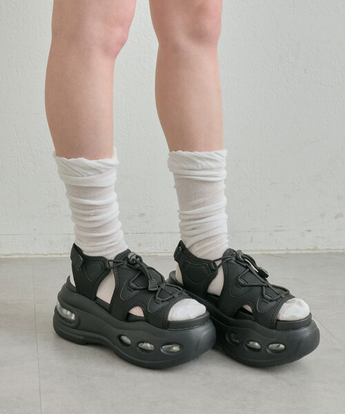 OLIVE des OLIVE(オリーブデオリーブ)の「エアーソールスポーツサンダル(サンダル・レディース・ブラック/ホワイト・SMALL/MEDIUM/LARGE)」の14枚目の写真