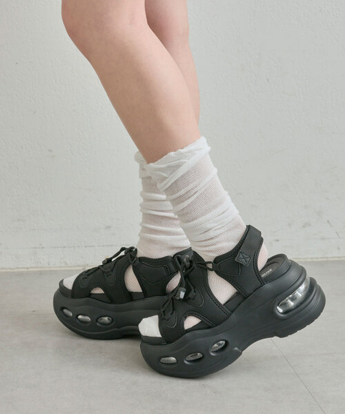 OLIVE des OLIVE(オリーブデオリーブ)の「エアーソールスポーツサンダル(サンダル・レディース・ブラック/ホワイト・SMALL/MEDIUM/LARGE)」の16枚目の写真