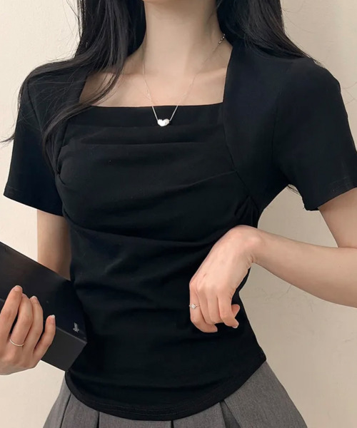 VIVID LADY(ビビッドレディー)の「スクエアネックドレープ 半袖 Tシャツ(Tシャツ/カットソー・レディース・クリーム/アイボリー/ブラック・FREE)」の10枚目の写真