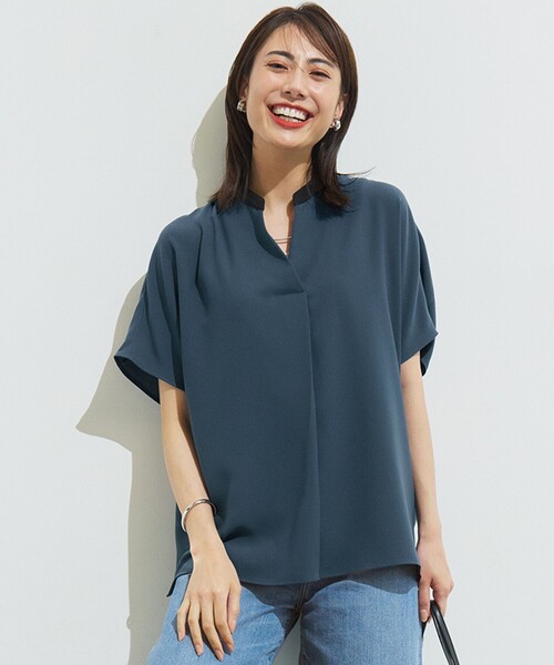 23区 S（ニジュウサンクチイサイサイズ）の「【吸水速乾/UVカット/接触冷感】ストレッチジョーゼット バンドカラー カットソー（Tシャツ/カットソー・レディース・ネイビー系/ベージュ系1/ブラック系/ダークグリーン系1・32）」の4枚目の写真
