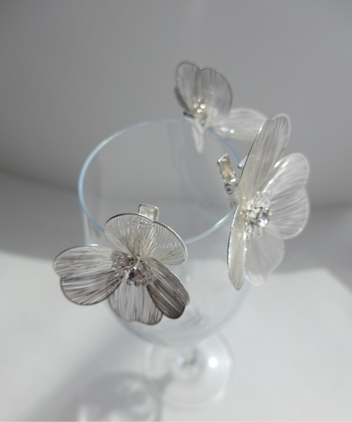 Dorry Doll(ドリードール)の「すかしメタルフラワービジューヘアピン3個セット(ヘアピン・レディース・ゴールド/シルバー・FREE)」の1枚目の写真