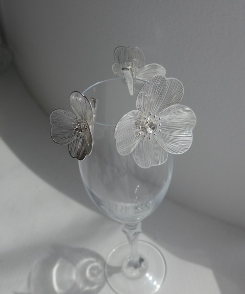 Dorry Doll(ドリードール)の「すかしメタルフラワービジューヘアピン3個セット(ヘアピン・レディース・ゴールド/シルバー・FREE)」の11枚目の写真