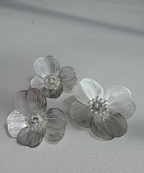 Dorry Doll(ドリードール)の「すかしメタルフラワービジューヘアピン3個セット(ヘアピン・レディース・ゴールド/シルバー・FREE)」の6枚目の写真