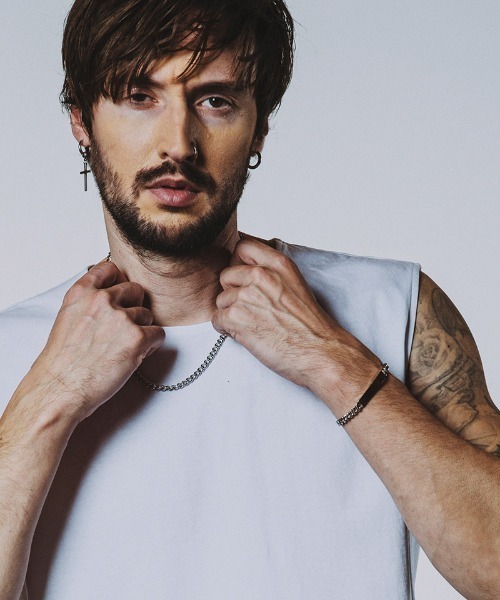 NO ID.（ノーアイディ）の「ab1775-ﾌﾗｯﾄﾘﾝｸﾁｪｰﾝIDﾌﾞﾚｽﾚｯﾄ（ブレスレット・メンズ・シルバー・ONE SIZE）」の4枚目の写真