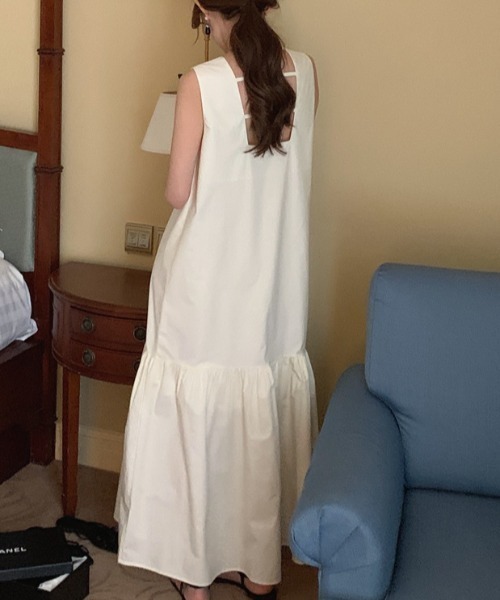 FREE STYLISTS(フリー スタイリスト)の「YUGA_YGMC Back-open tiered dress(ワンピース・レディース・ブラック/カーキ/オフホワイト・FREE)」の10枚目の写真