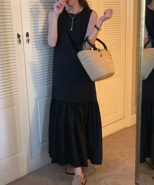 FREE STYLISTS(フリー スタイリスト)の「YUGA_YGMC Back-open tiered dress(ワンピース・レディース・ブラック/カーキ/オフホワイト・FREE)」の20枚目の写真