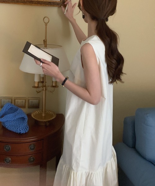 FREE STYLISTS(フリー スタイリスト)の「YUGA_YGMC Back-open tiered dress(ワンピース・レディース・ブラック/カーキ/オフホワイト・FREE)」の11枚目の写真