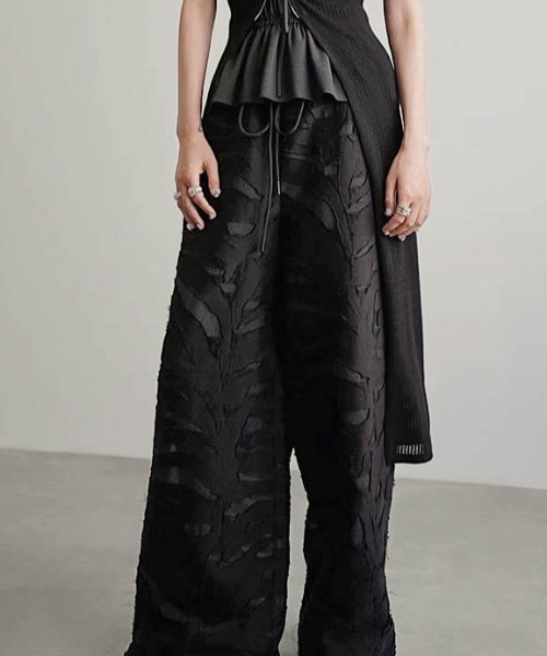 AMELY(エミリー)の「シアージャガードワイドパンツ(その他パンツ・レディース・ホワイト/ブラック・フリー)」の19枚目の写真