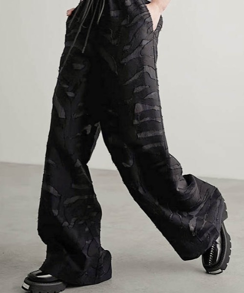 AMELY(エミリー)の「シアージャガードワイドパンツ(その他パンツ・レディース・ホワイト/ブラック・フリー)」の22枚目の写真
