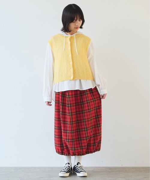 bulle de savon（ビュルデサボン）の「ふわふわ 透かし編みニットベスト（ベスト・レディース・ブラウン/ブルー/イエロー・FREE）」の11枚目の写真