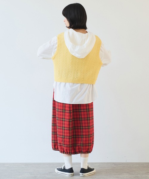bulle de savon（ビュルデサボン）の「ふわふわ 透かし編みニットベスト（ベスト・レディース・ブラウン/ブルー/イエロー・FREE）」の14枚目の写真