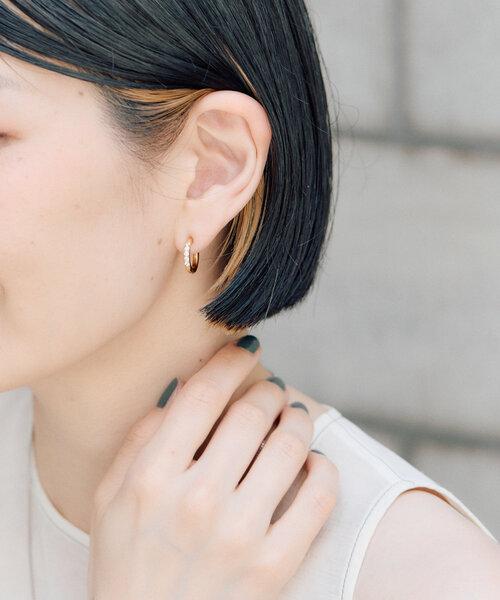 ear PAPILLONNER(イアパピヨネ)の「《金属アレルギー対応/ステンレス》クリスタルペアイヤーカフ/イヤリング(イヤーカフ・レディース・シルバー/ゴールド・FREE)」の16枚目の写真