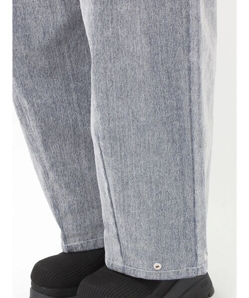 MURUA(ムルーア)の「フロッキーバレルレッグデニム【セット販売対象】(デニムパンツ・レディース・グレー/ブラック/ボルドー・1/2)」の18枚目の写真