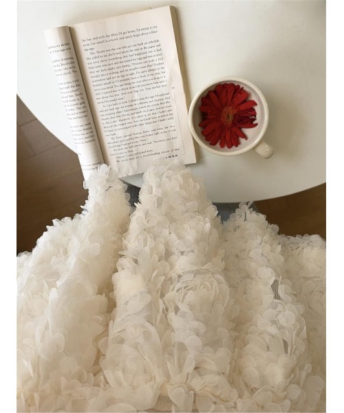 SALTMINT(ソルトミント)の「フルールブロッサム・フレアベスト(キャミソール・レディース・ベージュ・FREE)」の2枚目の写真