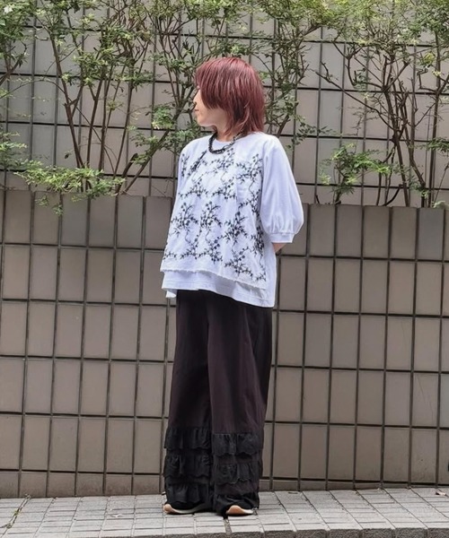 SUPER HAKKA（スーパーハッカ）の「コットンローンコード刺繍＋ビーズ＋天竺カットソー（Tシャツ/カットソー・レディース・オフホワイト/グレー/マスタード・FREE）」の6枚目の写真