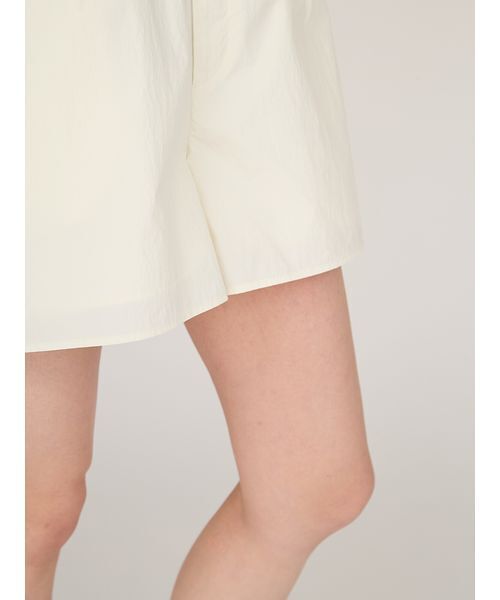 emmi(エミ)の「【ONLINE限定カラー】【prince|emmi】ナイロンハーフパンツ(デニムパンツ・レディース・ブラウン/ネイビー/アイボリー・F)」の9枚目の写真