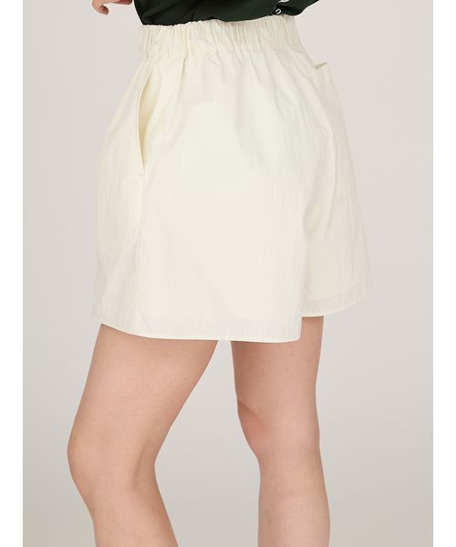 emmi(エミ)の「【ONLINE限定カラー】【prince|emmi】ナイロンハーフパンツ(デニムパンツ・レディース・ブラウン/ネイビー/アイボリー・F)」の13枚目の写真