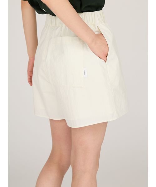 emmi(エミ)の「【ONLINE限定カラー】【prince|emmi】ナイロンハーフパンツ(デニムパンツ・レディース・ブラウン/ネイビー/アイボリー・F)」の14枚目の写真