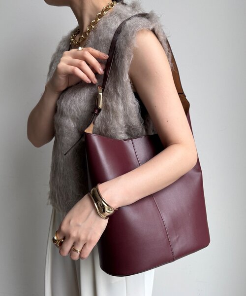 DouDou（ドゥドゥ）の「【WEB限定】ビッグバックルバケツショルダー（ショルダーバッグ・レディース・ブラック/ブラウン/ボルドー・FREE）」の3枚目の写真