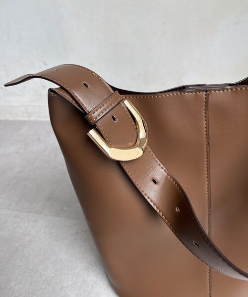 DouDou（ドゥドゥ）の「【WEB限定】ビッグバックルバケツショルダー（ショルダーバッグ・レディース・ブラック/ブラウン/ボルドー・FREE）」の16枚目の写真