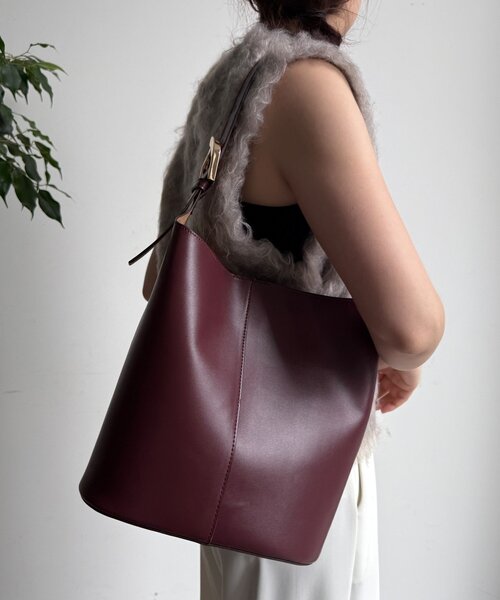 DouDou（ドゥドゥ）の「【WEB限定】ビッグバックルバケツショルダー（ショルダーバッグ・レディース・ブラック/ブラウン/ボルドー・FREE）」の19枚目の写真