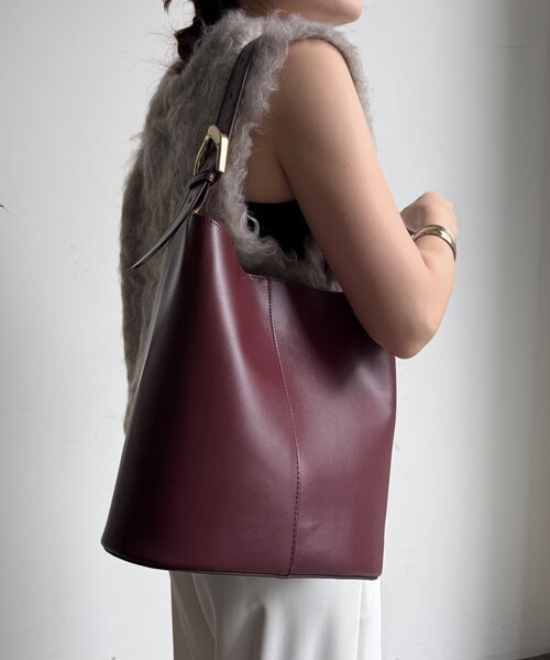 DouDou（ドゥドゥ）の「【WEB限定】ビッグバックルバケツショルダー（ショルダーバッグ・レディース・ブラック/ブラウン/ボルドー・FREE）」の9枚目の写真