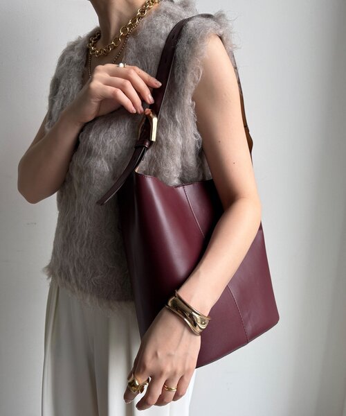 DouDou（ドゥドゥ）の「【WEB限定】ビッグバックルバケツショルダー（ショルダーバッグ・レディース・ブラック/ブラウン/ボルドー・FREE）」の12枚目の写真