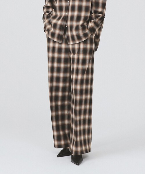 Ray BEAMS(レイビームス)の「オンブレチェック ワイド パンツ(その他パンツ・レディース・ダークブラウン/ブラック・0/1)」の2枚目の写真