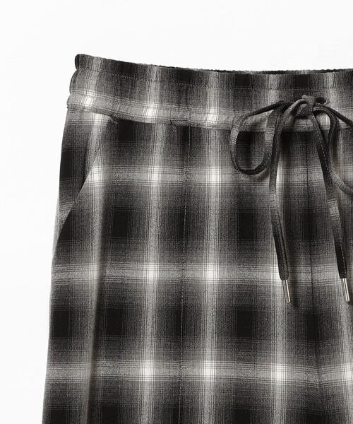 Ray BEAMS(レイビームス)の「オンブレチェック ワイド パンツ(その他パンツ・レディース・ダークブラウン/ブラック・0/1)」の17枚目の写真