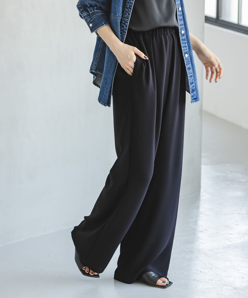 Noble(ノーブル)の「《追加》【洗える】ライトジョーゼットドレープパンツ(スラックス・レディース・ブラック/ベージュ/ブラウン・38/36)」の2枚目の写真