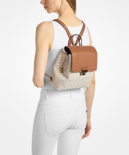 MICHAEL KORS（マイケルコース）の「TRIBECA バックパック スモール - MKシグネチャー（バックパック/リュック・レディース・ホワイト系その他・FREE）」の2枚目の写真