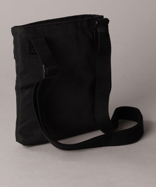 Calvin Klein（カルバン・クライン）の「ボールド ロゴ フラットショルダーパック（ショルダーバッグ・メンズ・ブラック/カーキ・FREE）」の4枚目の写真