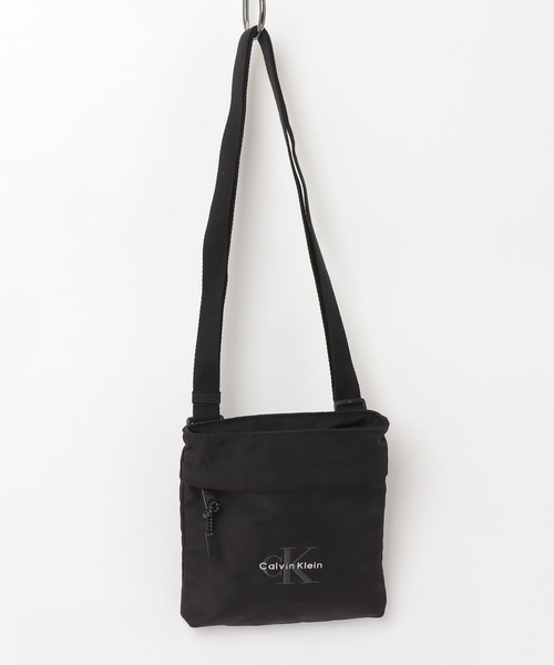 Calvin Klein（カルバン・クライン）の「ボールド ロゴ フラットショルダーパック（ショルダーバッグ・メンズ・ブラック/カーキ・FREE）」の12枚目の写真