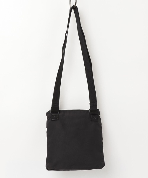 Calvin Klein（カルバン・クライン）の「ボールド ロゴ フラットショルダーパック（ショルダーバッグ・メンズ・ブラック/カーキ・FREE）」の13枚目の写真