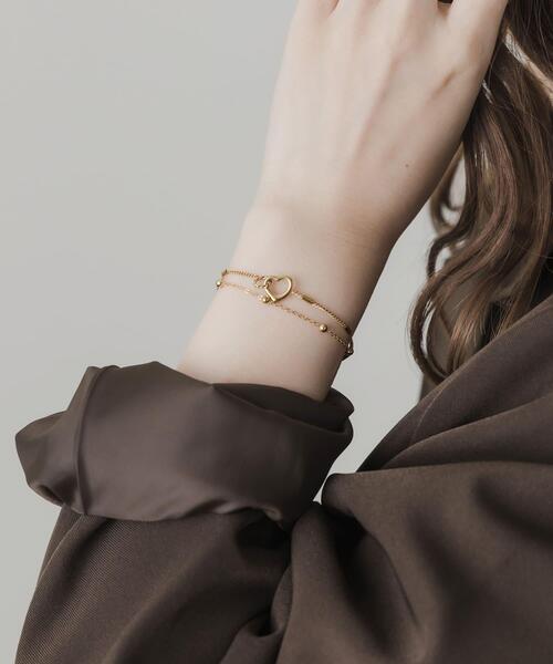 SMELLY（スメリー）の「ステンレスハートダブルチェーンブレスレット（ブレスレット・レディース・ゴールド・-）」の7枚目の写真