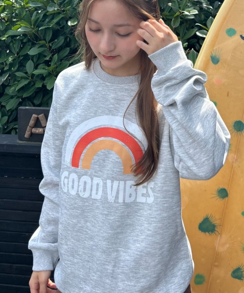 Loco Ocean(ロコオーシャン)の「GOOD VIBES ロゴ スウェット(スウェット・レディース・ブラウン/ブラック/グレー・L/M)」の4枚目の写真