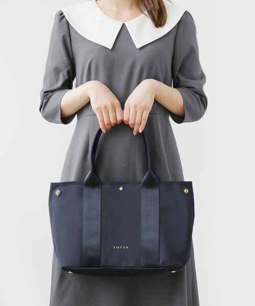 TOCCA(トッカ)の「IRENE 2WAY NYLONBAG ナイロンバッグ(トートバッグ・レディース・ブラック系/ネイビー系/ベージュ系・F)」の10枚目の写真