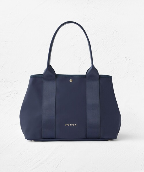 TOCCA(トッカ)の「IRENE 2WAY NYLONBAG ナイロンバッグ(トートバッグ・レディース・ブラック系/ネイビー系/ベージュ系・F)」の13枚目の写真