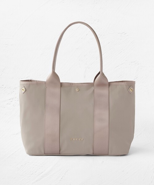 TOCCA(トッカ)の「IRENE 2WAY NYLONBAG ナイロンバッグ(トートバッグ・レディース・ブラック系/ネイビー系/ベージュ系・F)」の15枚目の写真