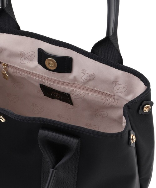 TOCCA(トッカ)の「IRENE 2WAY NYLONBAG ナイロンバッグ(トートバッグ・レディース・ブラック系/ネイビー系/ベージュ系・F)」の18枚目の写真