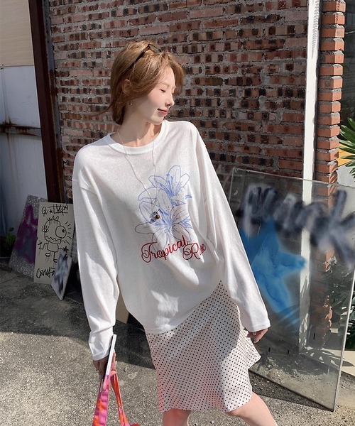shopnikoniko(ショップニコニコ)の「フラワープリント シアーオーバートップス(Tシャツ/カットソー・レディース・ホワイト・フリー)」の14枚目の写真