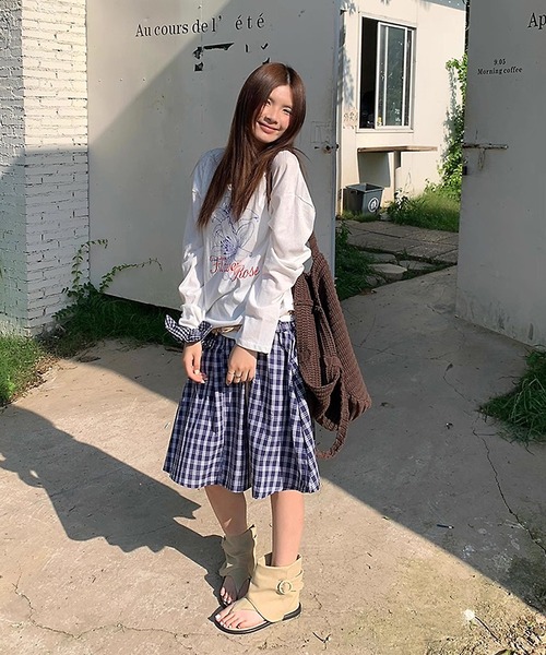 shopnikoniko(ショップニコニコ)の「フラワープリント シアーオーバートップス(Tシャツ/カットソー・レディース・ホワイト・フリー)」の3枚目の写真