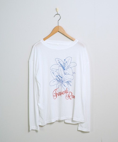shopnikoniko(ショップニコニコ)の「フラワープリント シアーオーバートップス(Tシャツ/カットソー・レディース・ホワイト・フリー)」の5枚目の写真