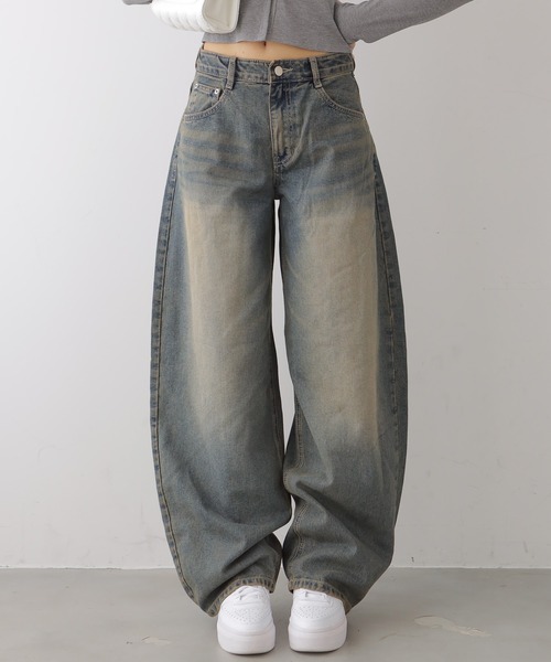NANAHACHI(ナナハチ)の「カーブデニムパンツ(デニムパンツ・レディース・ブルー・SMALL/MEDIUM/LARGE)」の1枚目の写真