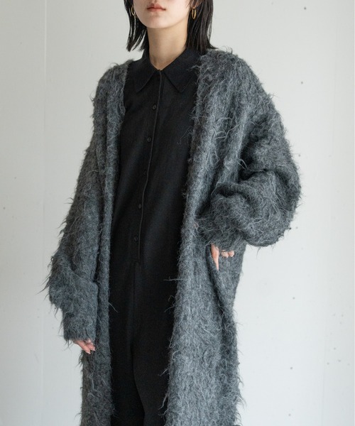 hwyl(ヒュイル)の「シャギーロングニットカーディガン(カーディガン/ボレロ・レディース・ブラウン/チャコールグレー・SMALL/MEDIUM)」の4枚目の写真