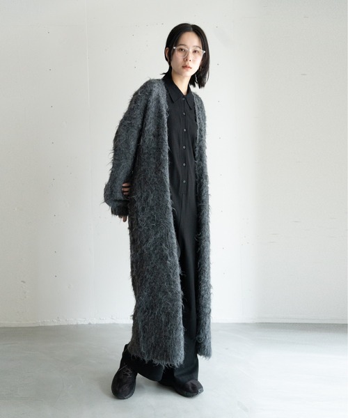 hwyl(ヒュイル)の「シャギーロングニットカーディガン(カーディガン/ボレロ・レディース・ブラウン/チャコールグレー・SMALL/MEDIUM)」の8枚目の写真