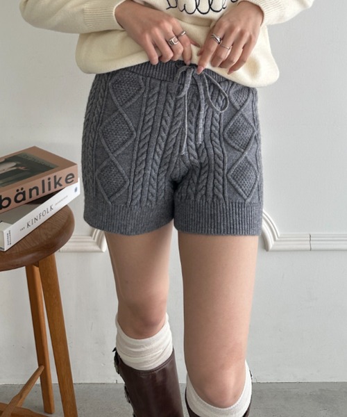 MYMOOD.（マイムード）の「ケーブルニットショートパンツ（その他パンツ・レディース・アイボリー/ブラック/グレー/チャコールグレー・FREE）」の4枚目の写真