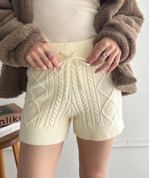 MYMOOD.（マイムード）の「ケーブルニットショートパンツ（その他パンツ・レディース・アイボリー/ブラック/グレー/チャコールグレー・FREE）」の2枚目の写真